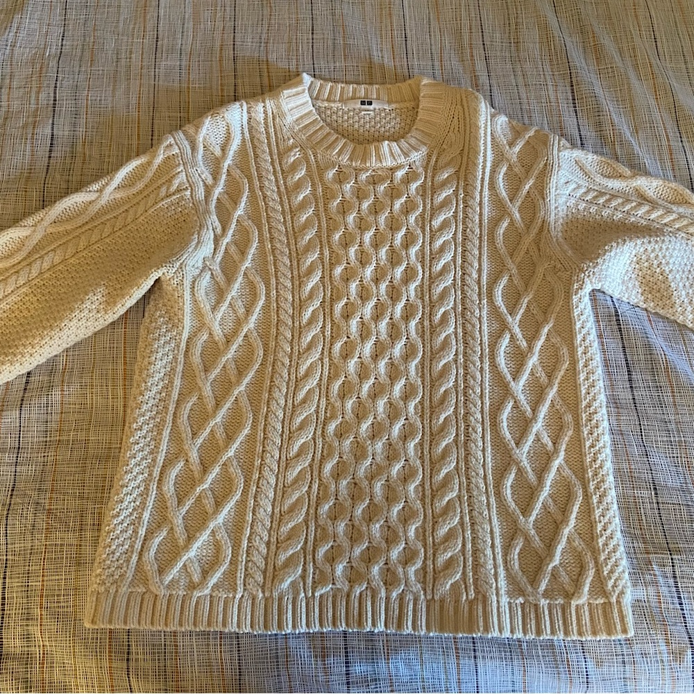 Uniqlo cream oversized cable knit sweater